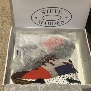 Steve Madden Cliff Hanger